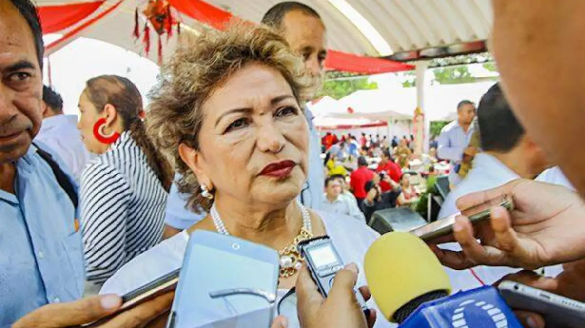 Acapulco - Adela dice estar pidiendo limosnas